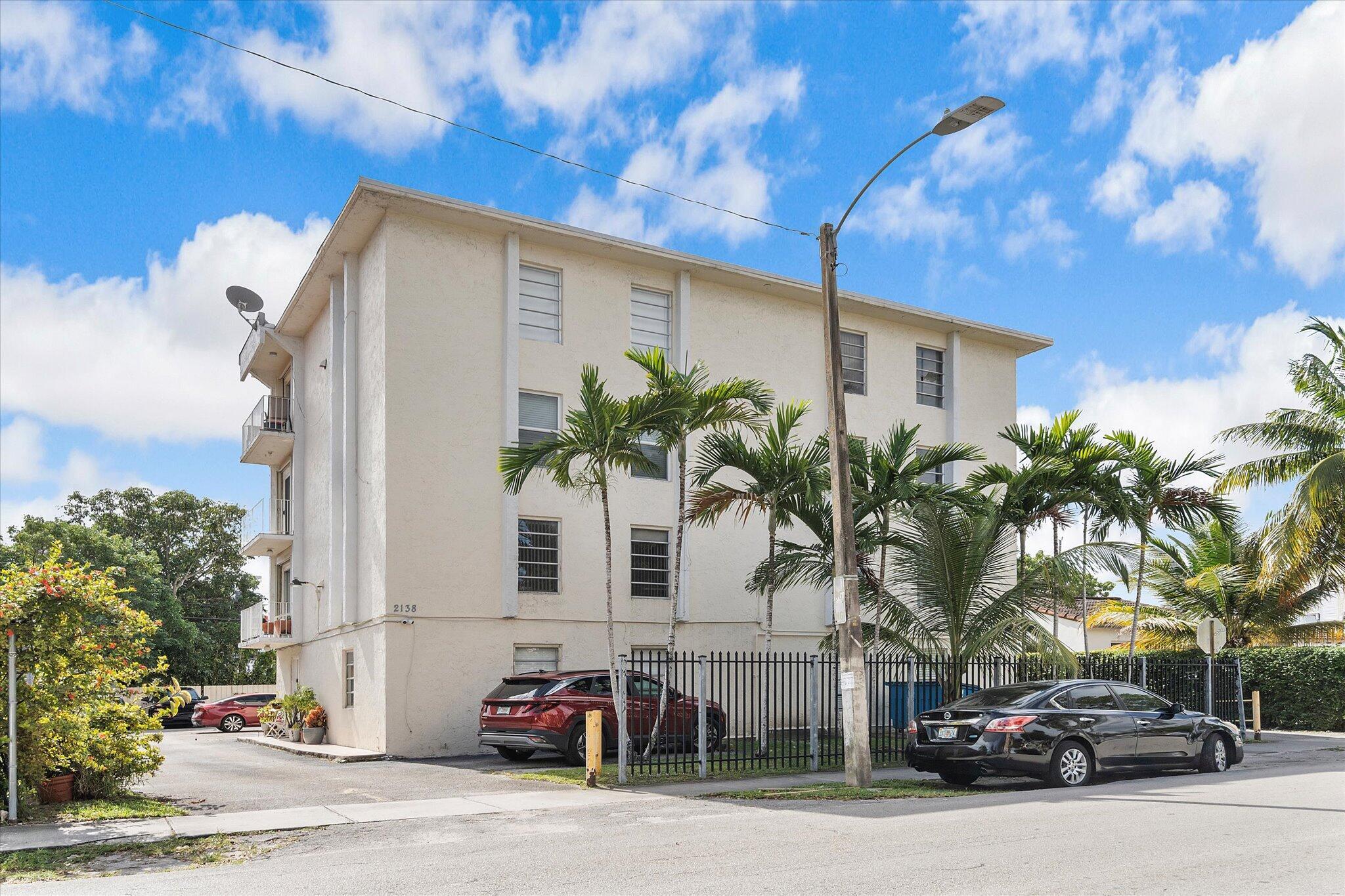 En Renta 2138 SW 6 Street 301, Miami, FL 33135, Miami, FL 33135