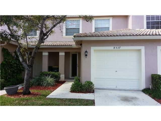 En Venta 8537 W SOUTHGATE SHORES Circle E, Tamarac, FL 33321, Tamarac, FL 33321