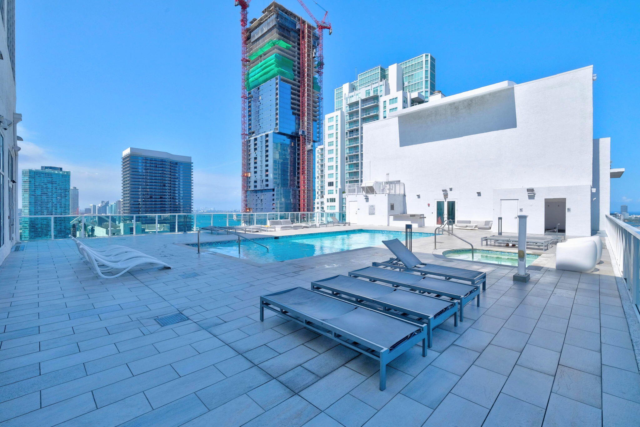 En Renta 133 NE 2nd Avenue, Miami, FL 33132, Miami, FL 33132