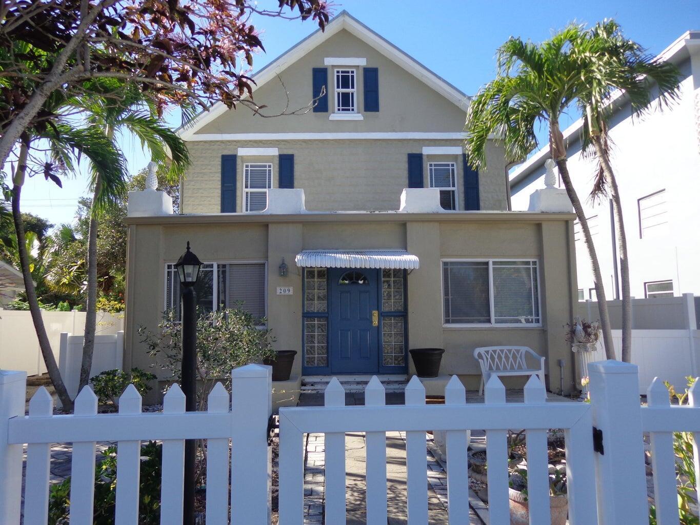En Venta 209 S Lakeside Drive, Lake Worth Beach, FL 33460, Lake Worth Beach, FL 33460