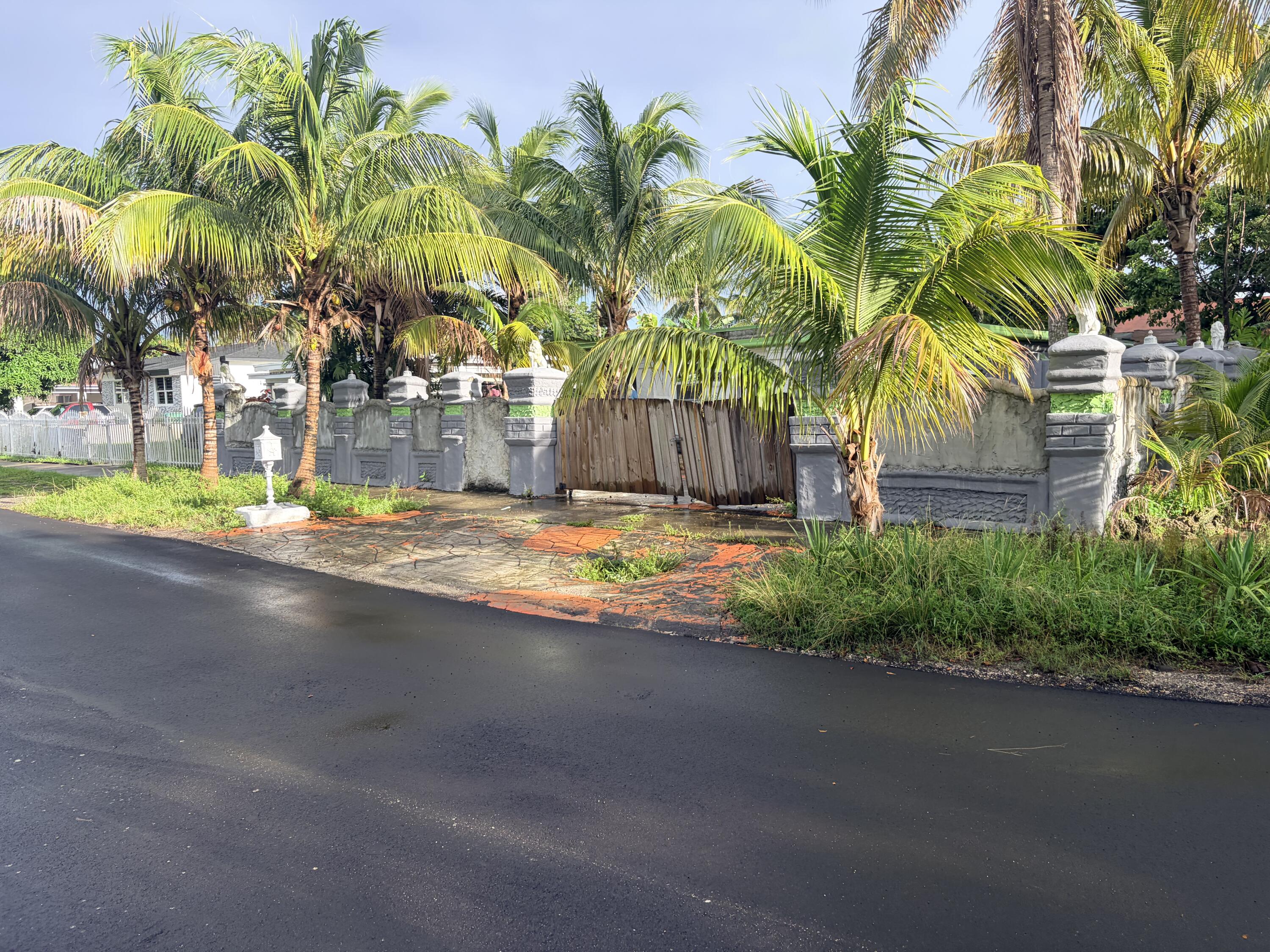 En Venta 1450 NW 116th Terrace, Miami, FL 33167, Miami, FL 33167