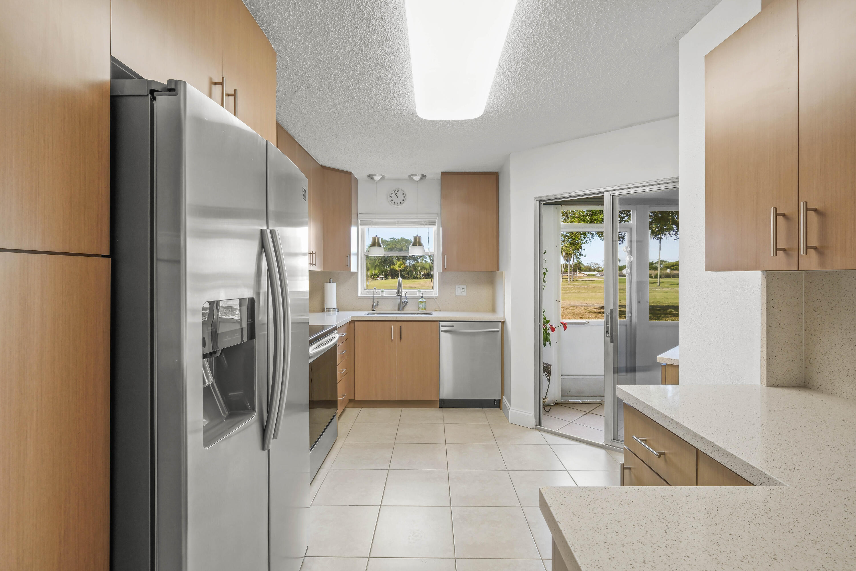 En Venta 3871 VIA POINCIANA 104, Lake Worth, FL 33467, Lake Worth, FL 33467