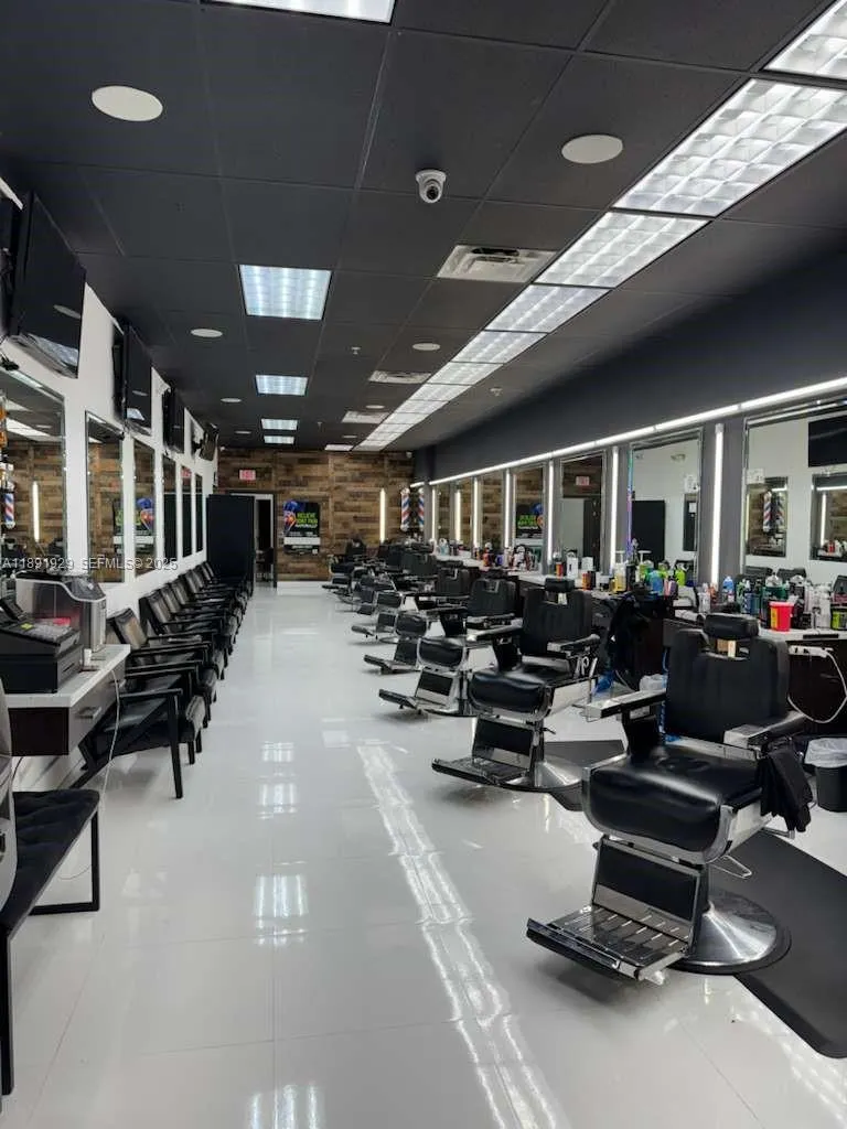 En Venta Barbershop 120th Street, Miami, FL 33186, Miami, FL 33186