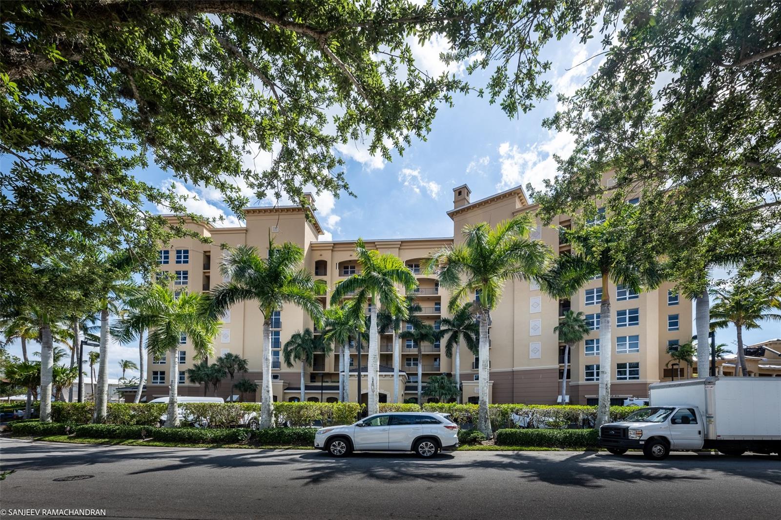 Foto de propiedad en 3313 SUNSET KEY CIR #403 PUNTA GORDA con MLS# C7405791