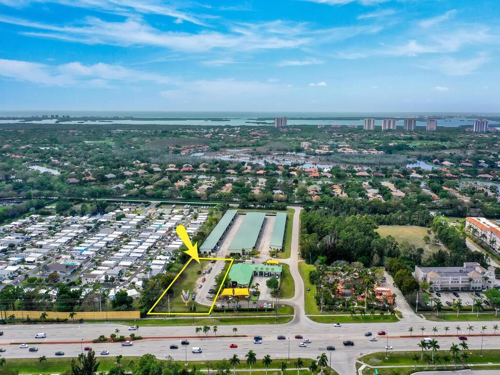 Foto de propiedad en S TAMIAMI TRL BONITA SPRINGS con MLS# C7489615