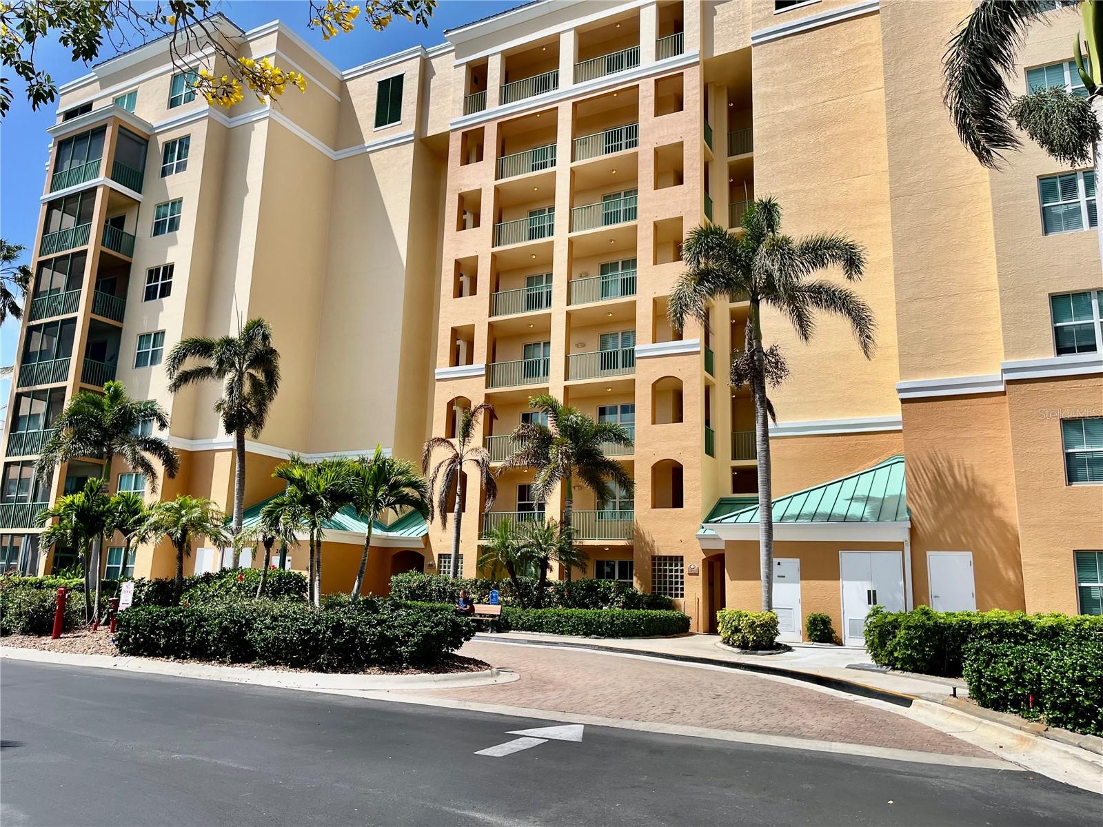 Foto de propiedad en 2090 MATECUMBE KEY RD #1705 PUNTA GORDA con MLS# C7507736