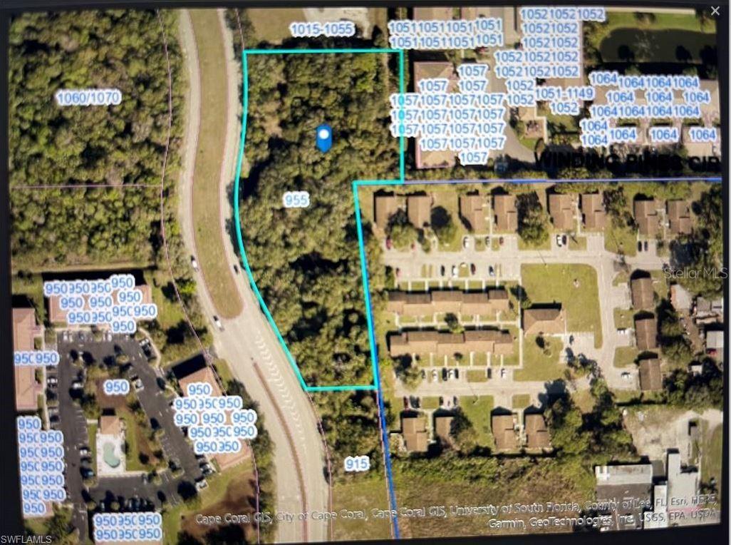 En Venta 955 HANCOCK CREEK SOUTH BLVD, CAPE CORAL, FL 33909