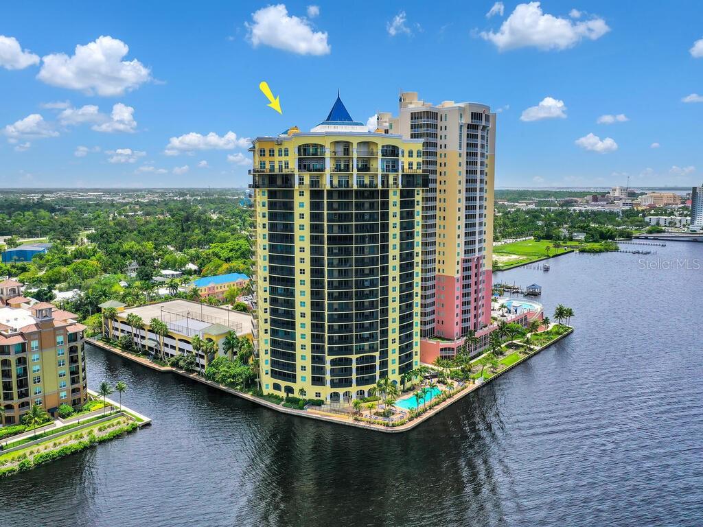 Foto de propiedad en 2797 1ST ST #1605 FORT MYERS con MLS# C7512936