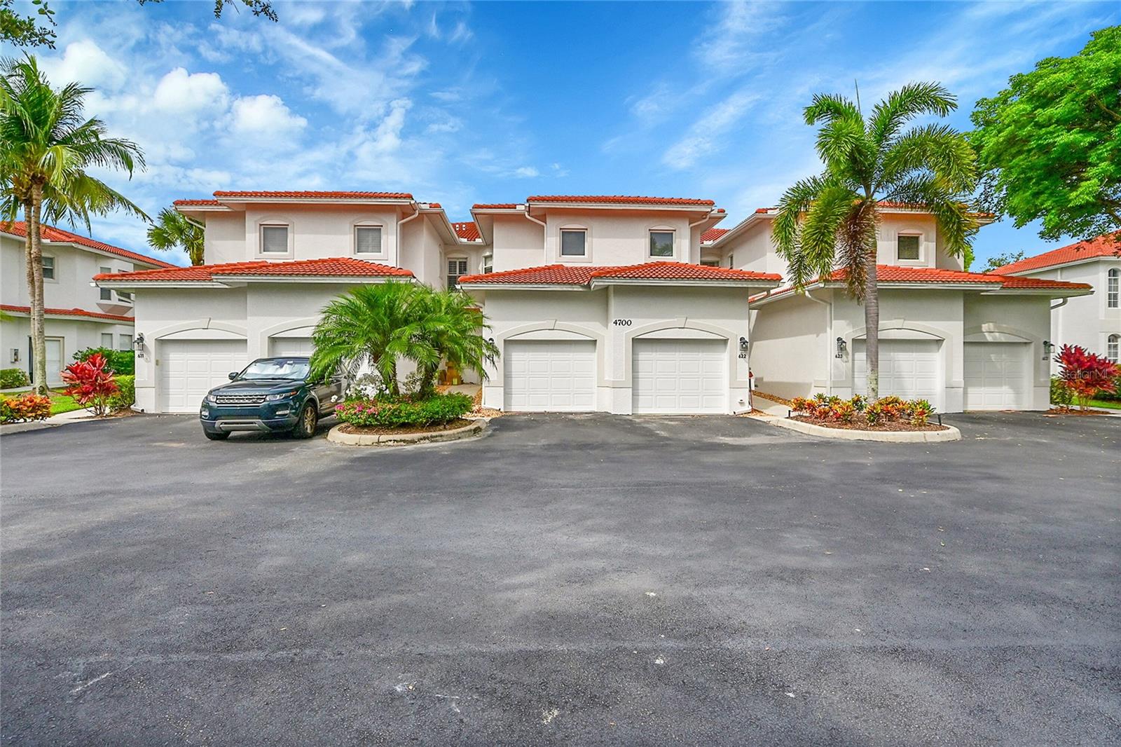 Foto de propiedad en  NAPLES con MLS# C7514589