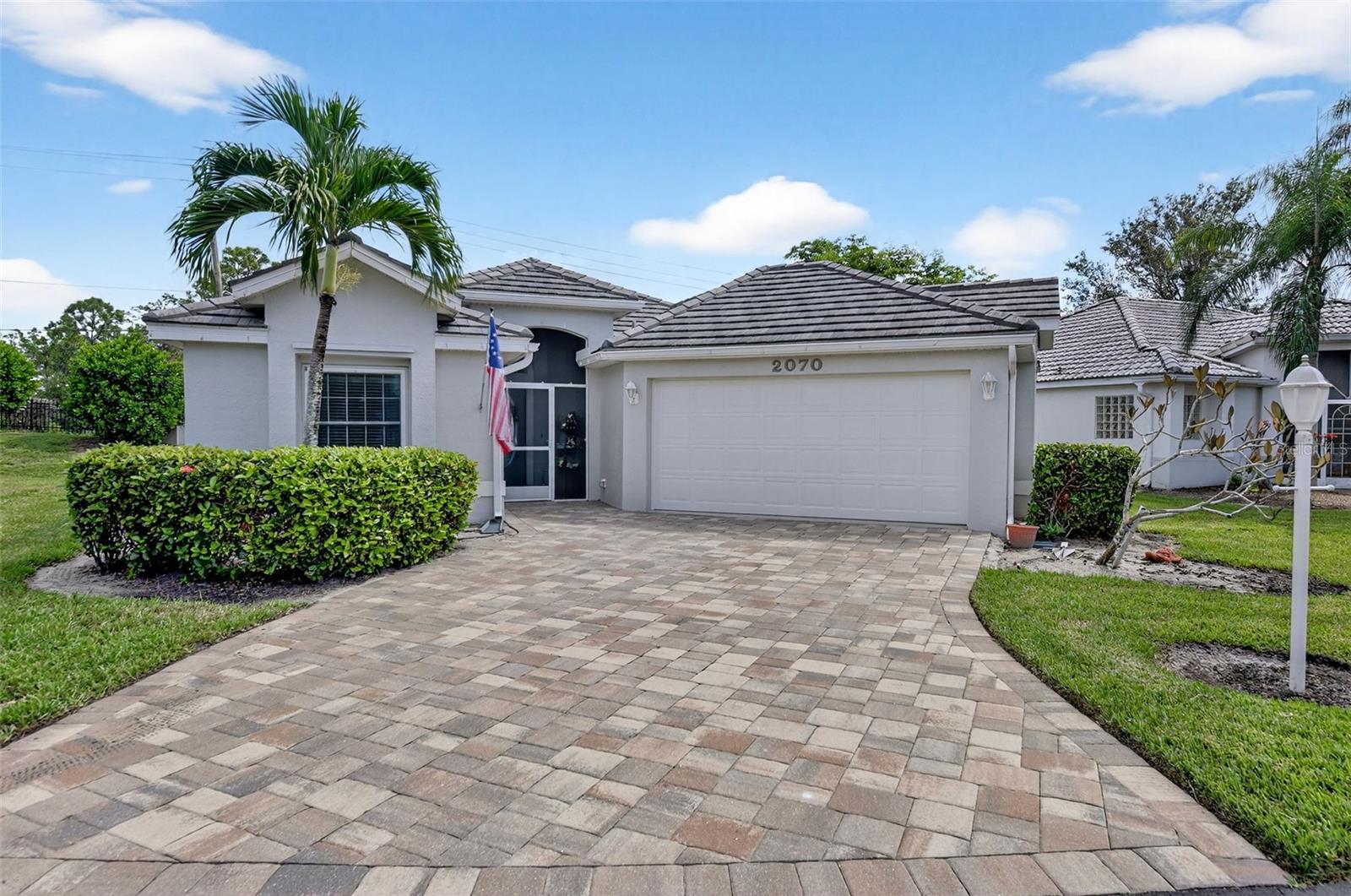 En Venta 2070 KING TARPON DR, PUNTA GORDA, FL 33955