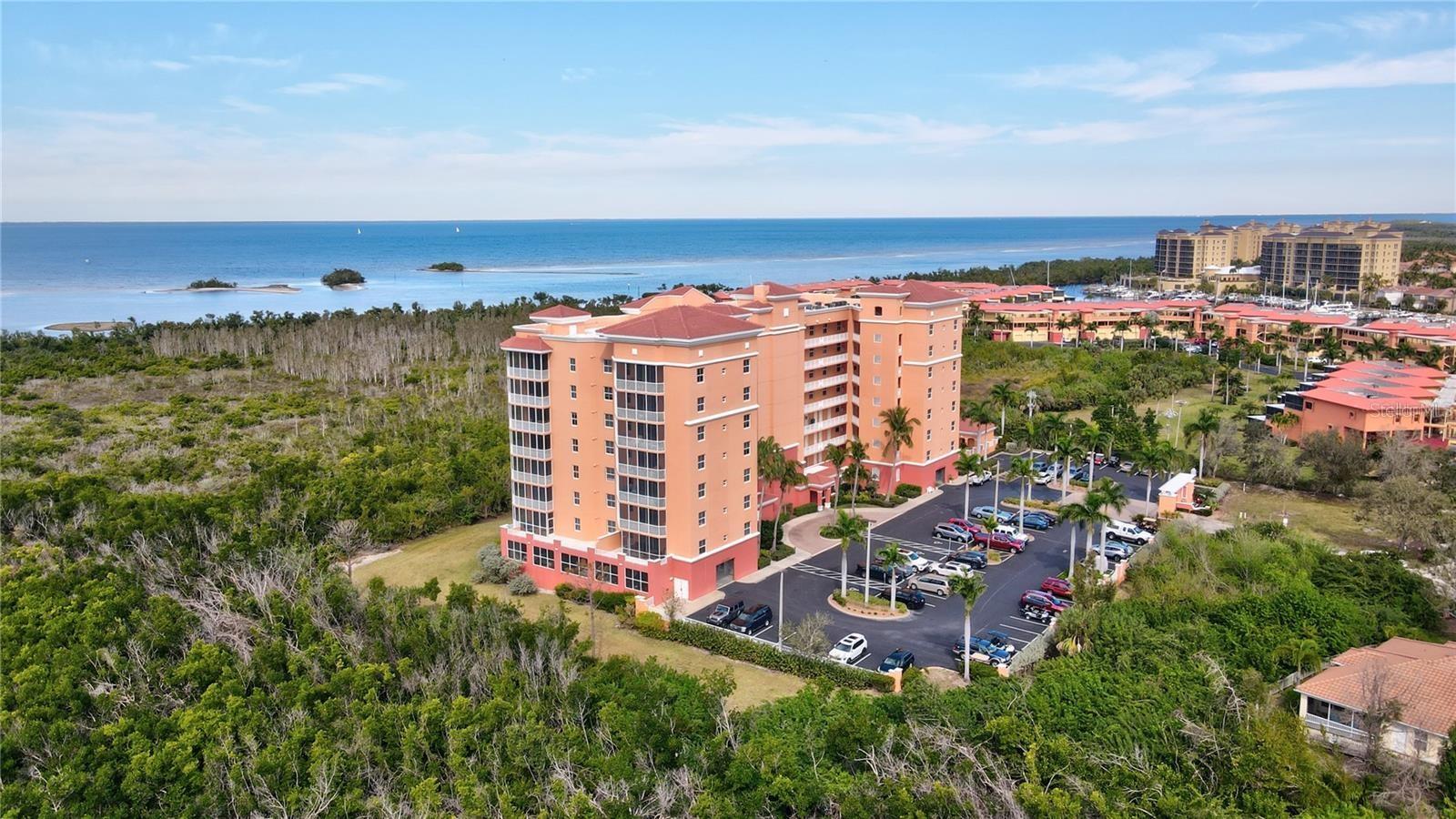Foto de propiedad en 3191 MATECUMBE KEY RD #701 PUNTA GORDA con MLS# C7516629