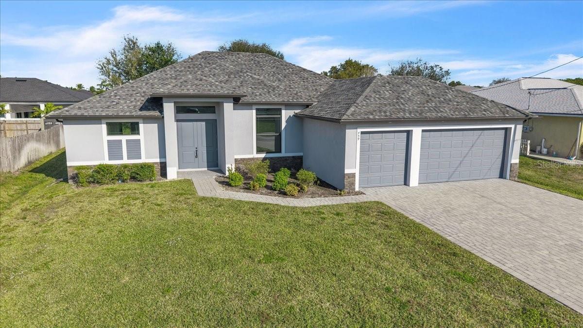 En Venta 459 NE 2ND PL, CAPE CORAL, FL 33909