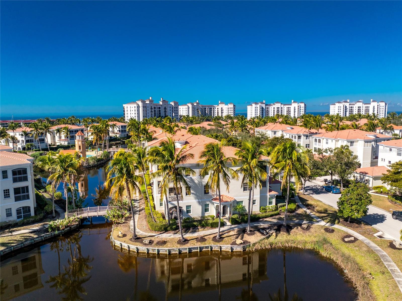 Foto de propiedad en 3464 SUNSET KEY CIR #103 PUNTA GORDA con MLS# C7520121