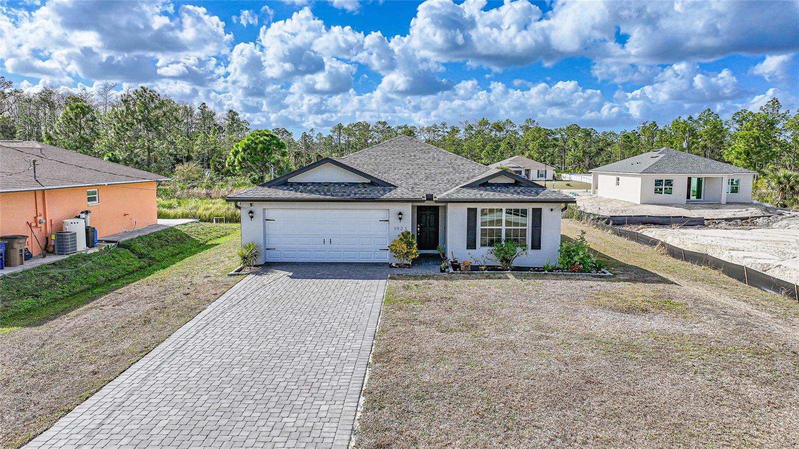 Foto de propiedad en 1923 KESTER AVE LEHIGH ACRES con MLS# C7521176