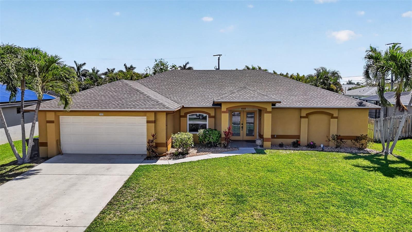 En Venta 3809 AGUALINDA BLVD, CAPE CORAL, FL 33914