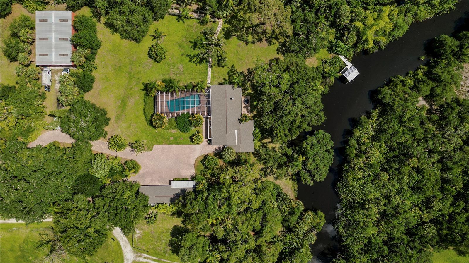 Foto de propiedad en 18220 ELMWOOD DR ALVA con MLS# C7525120