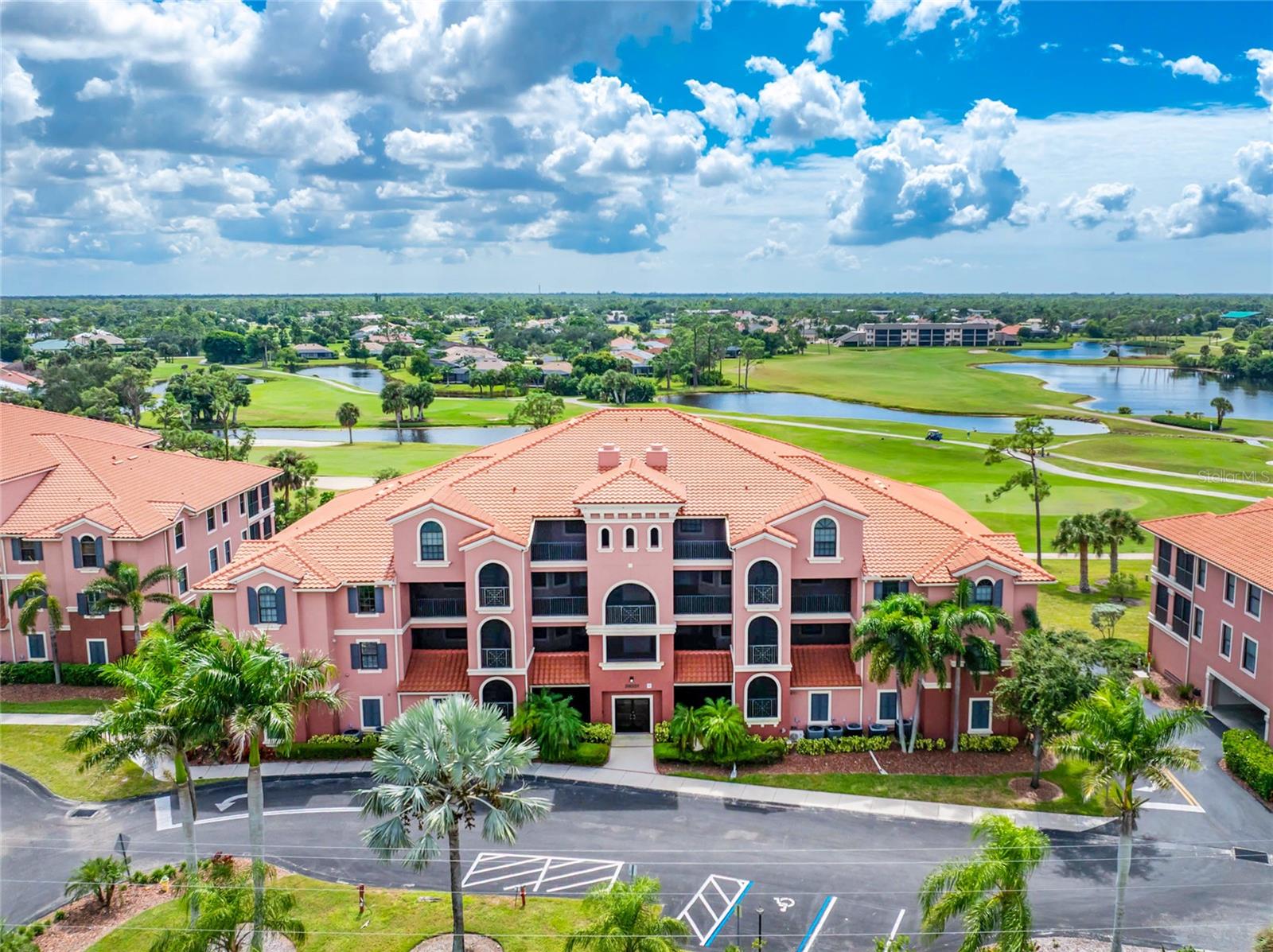 Foto de propiedad en 24351 BALTIC AVE #203 PUNTA GORDA con MLS# C7525149