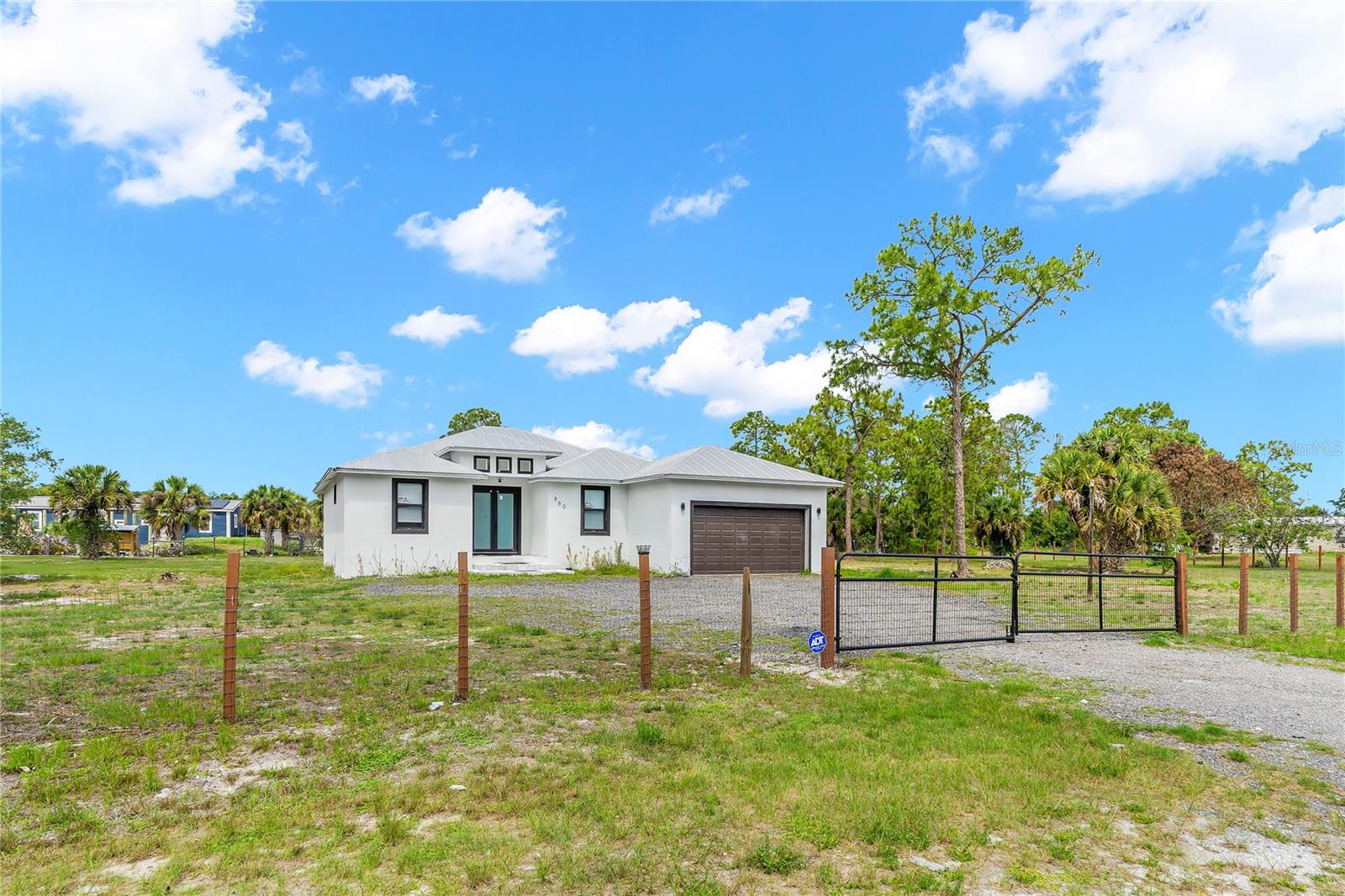 Foto de propiedad en 660 S ZAMBRIA ST CLEWISTON con MLS# C7525512