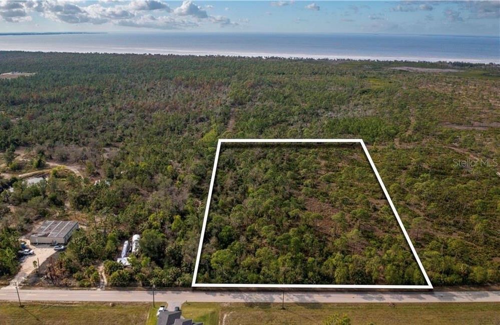 Foto de propiedad en 4170 OLD BURNT STORE RD CAPE CORAL con MLS# C7526132