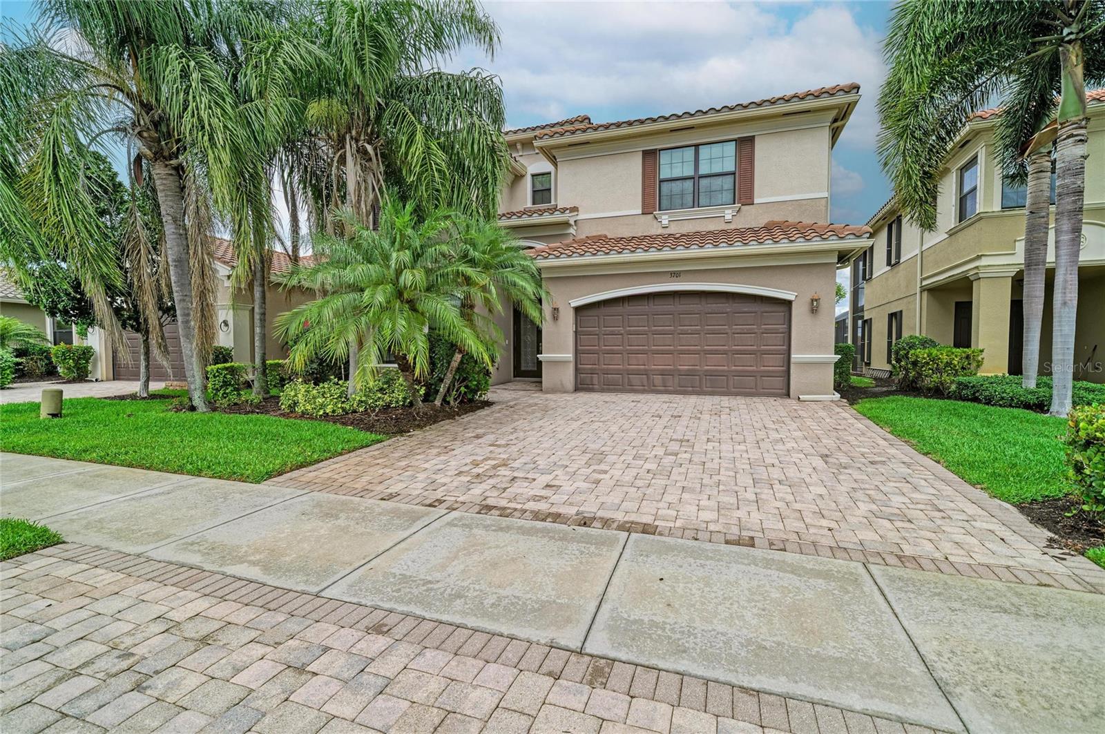 Foto de propiedad en 3701 PLEASANT SPRINGS DR NAPLES con MLS# C7526255