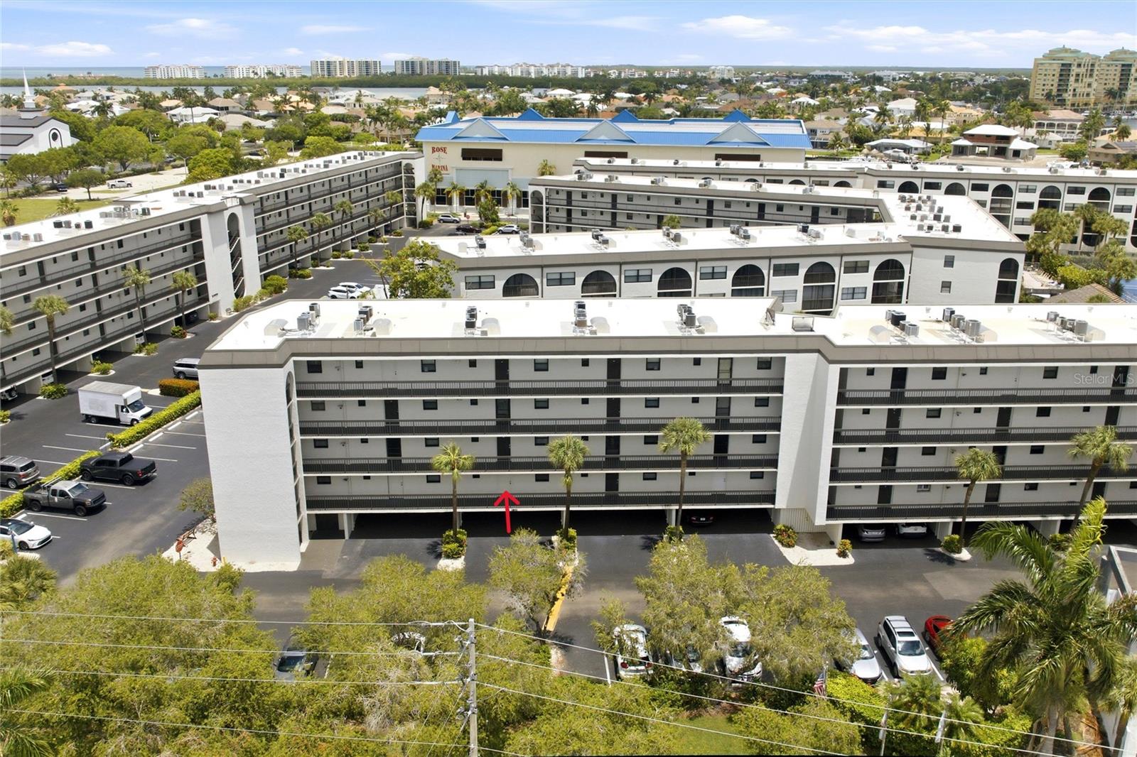 Foto de propiedad en 1011 ANGLERS CV #H203 MARCO ISLAND con MLS# C7526967