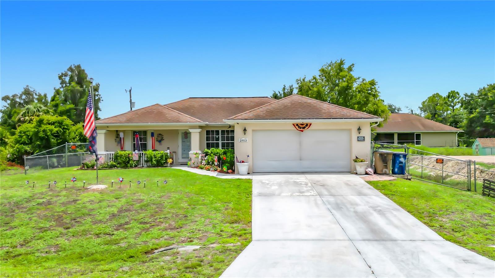 Foto de propiedad en 2903 38TH ST SW LEHIGH ACRES con MLS# C7527520