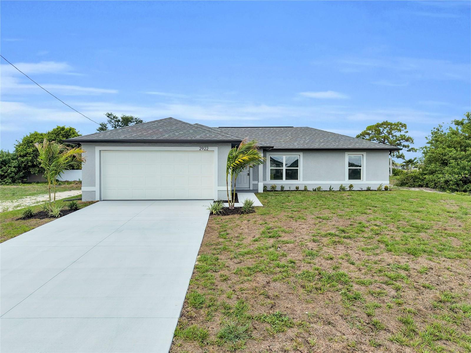 Foto de propiedad en 1808 NE 44TH ST CAPE CORAL con MLS# C7527783