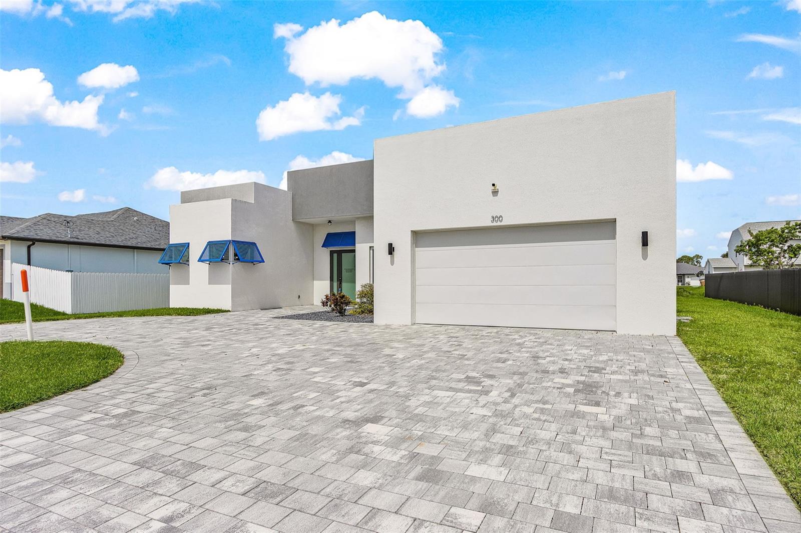 En Venta 300 CHIQUITA BLVD N, CAPE CORAL, FL 33993