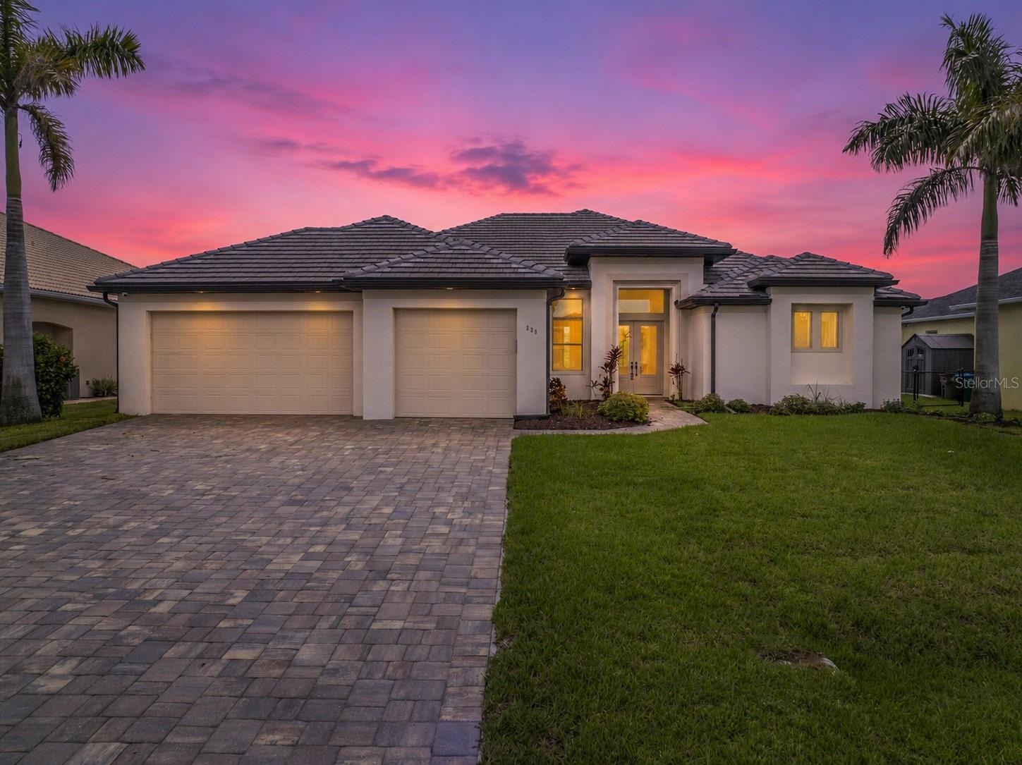 Foto de propiedad en 229 NW 33RD AVE CAPE CORAL con MLS# C7528227