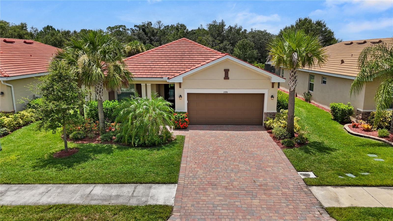 Foto de propiedad en 3390 WESTON MANOR DR ALVA con MLS# C7528262