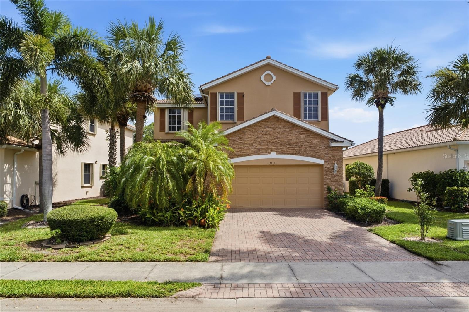 Foto de propiedad en 2513 KEYSTONE LAKE DR CAPE CORAL con MLS# C7528413