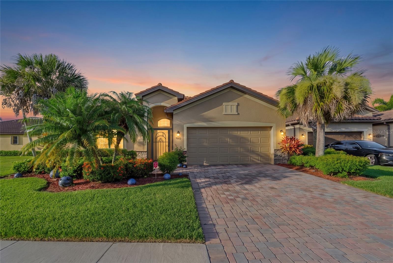 Foto de propiedad en 3652 TREASURE COVE CIR NAPLES con MLS# C7528549