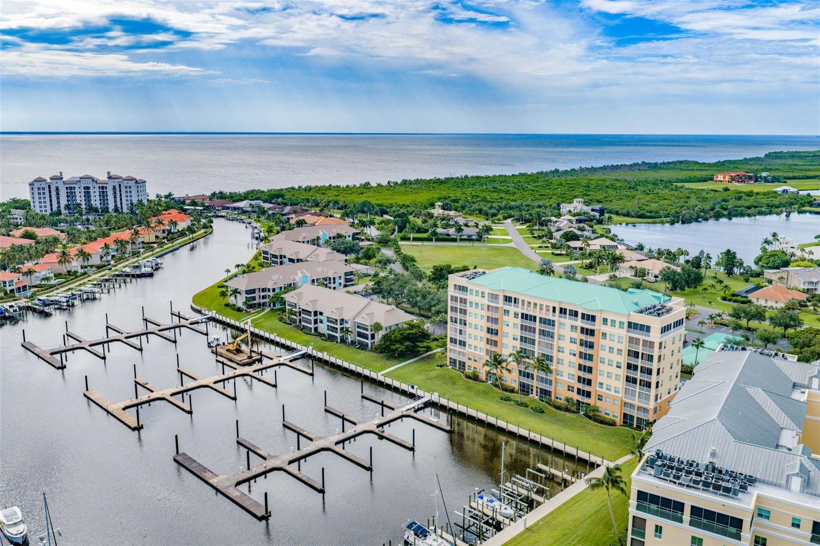 Resort Style Marina Community/Bring Your Yacht!