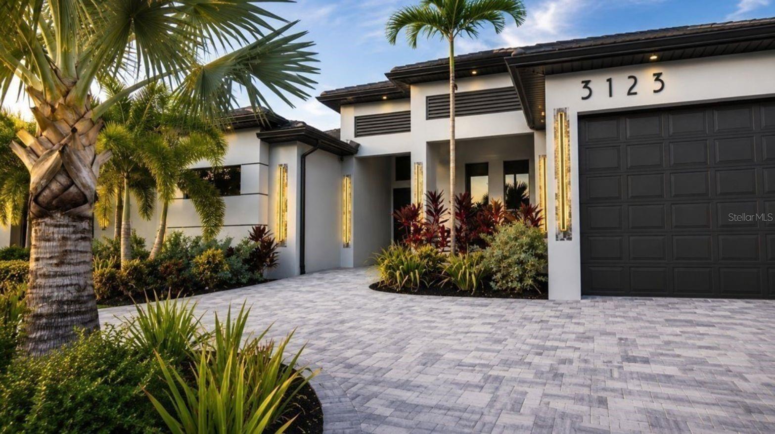 Foto de propiedad en 3123 SW 29TH AVE CAPE CORAL con MLS# C7529168