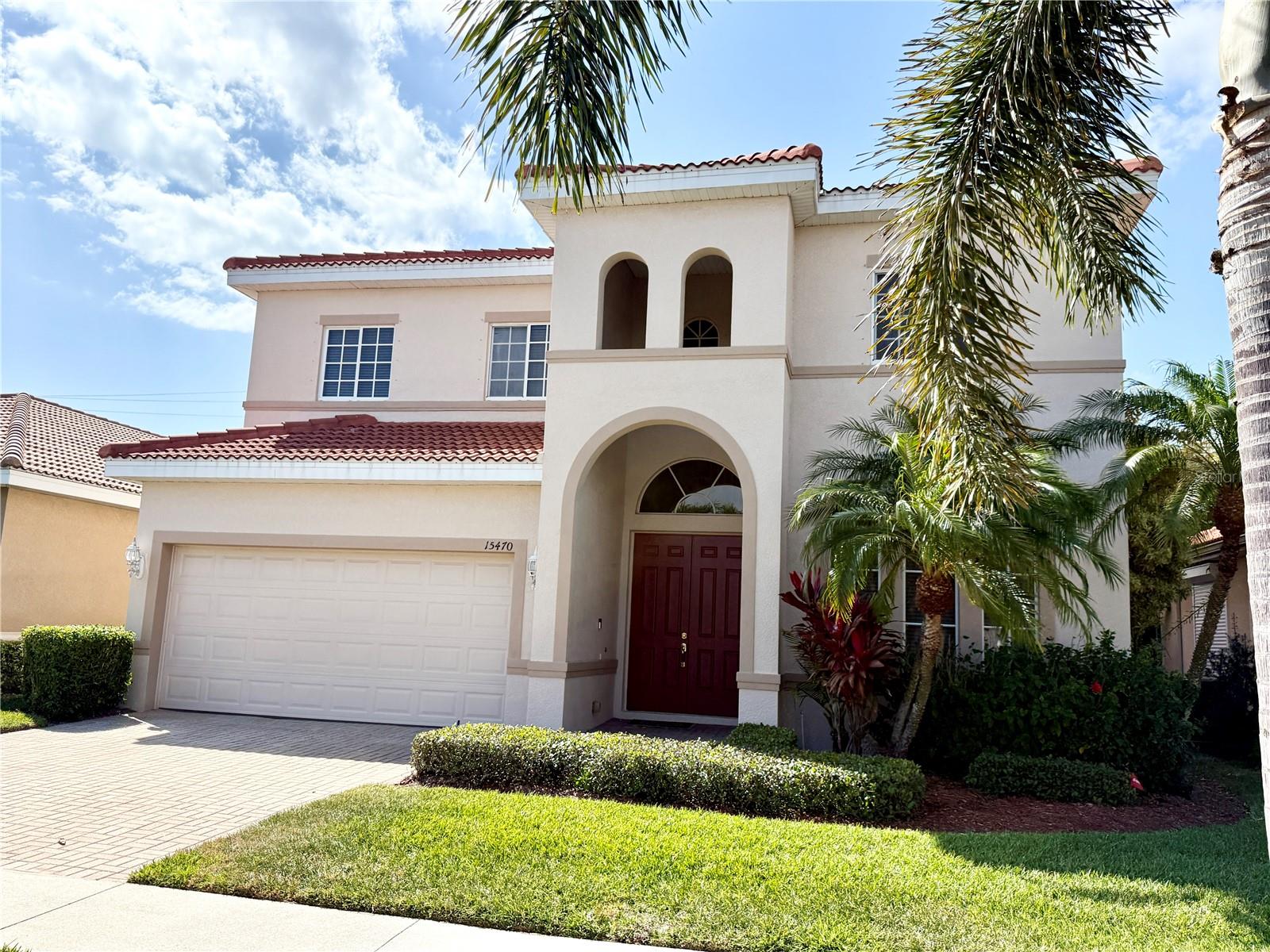 Foto de propiedad en 15470 LAGUNA HILLS DR FORT MYERS con MLS# C7529561