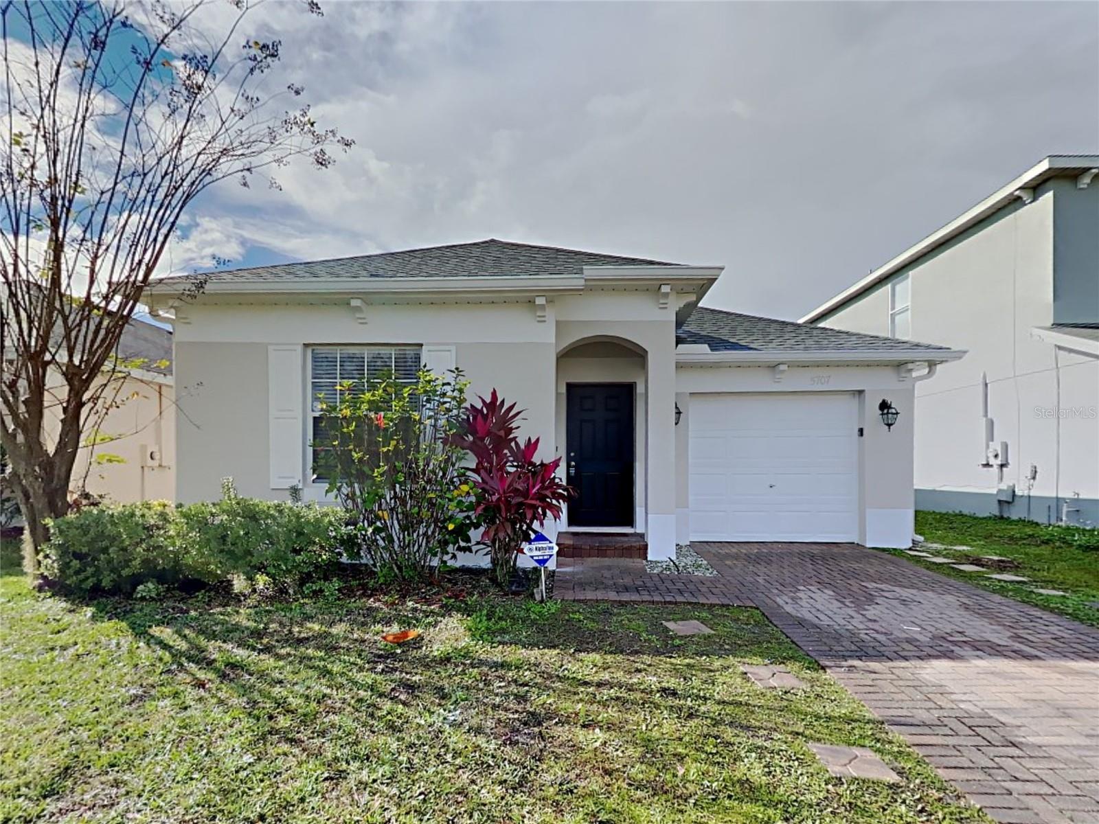 Foto de propiedad en 5707 VISTA LINDA DR ORLANDO con MLS# C7530912