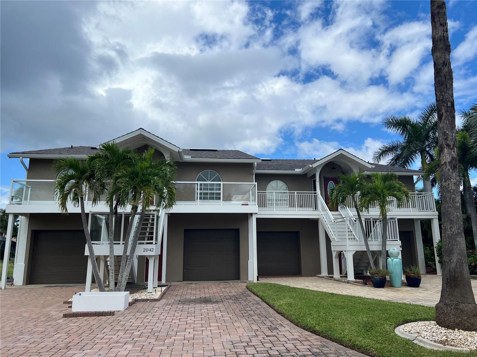 Foto de propiedad en 2042 MATECUMBE KEY RD PUNTA GORDA con MLS# C7531117
