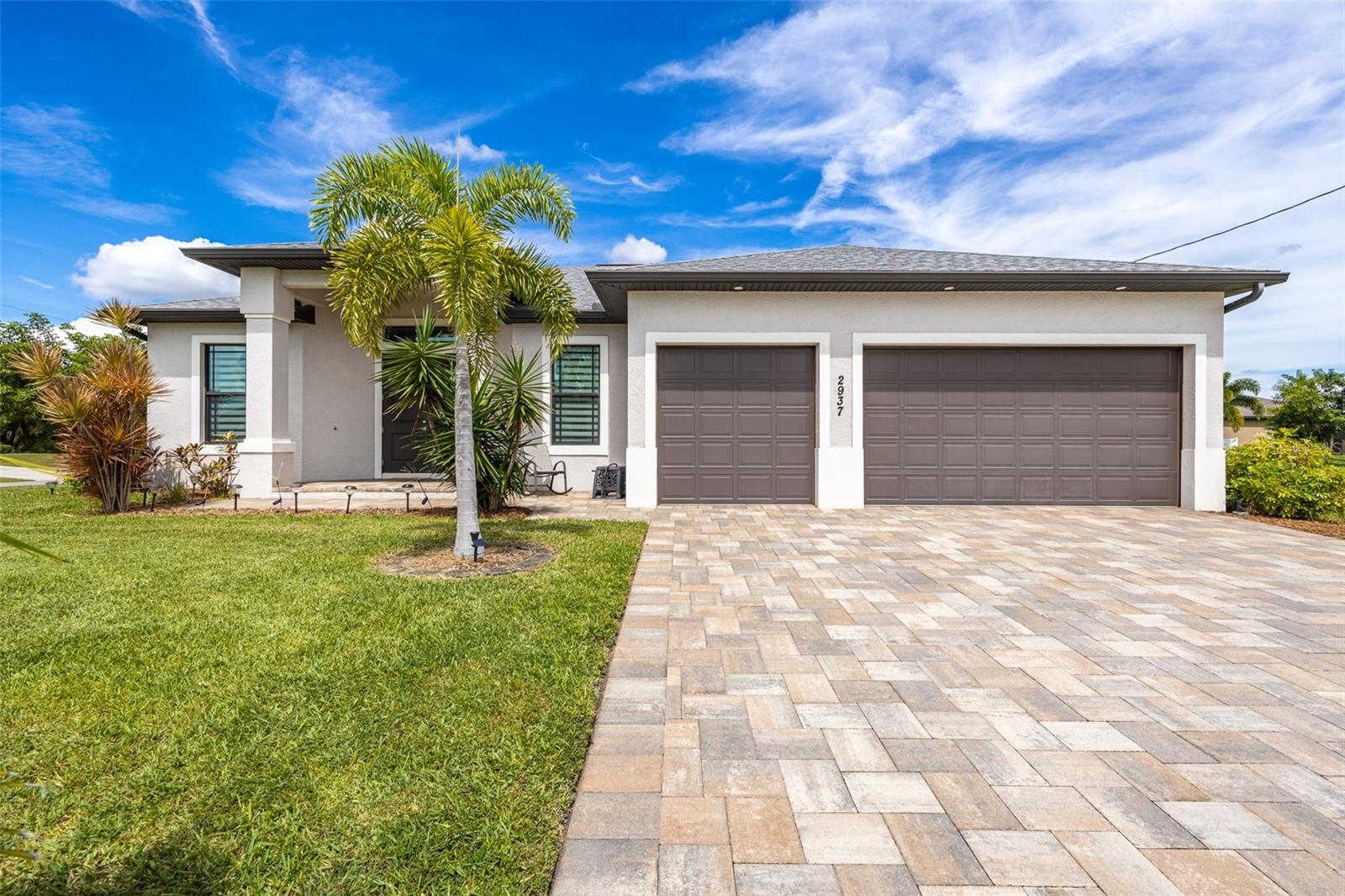 En Venta 2937 NW 26TH TER, CAPE CORAL, FL 33993