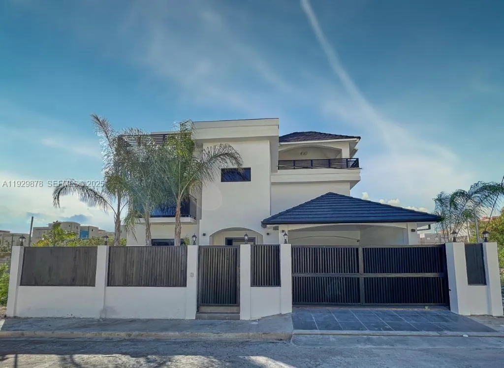 Foto de propiedad en Calle 1A, Res. Romana, Playa Caleta, La Romana, Rep Dominicana  con MLS# 