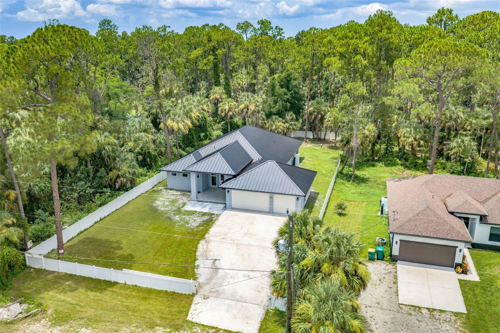 Foto de propiedad en 1853 DELLA DR NAPLES con MLS# D6148176