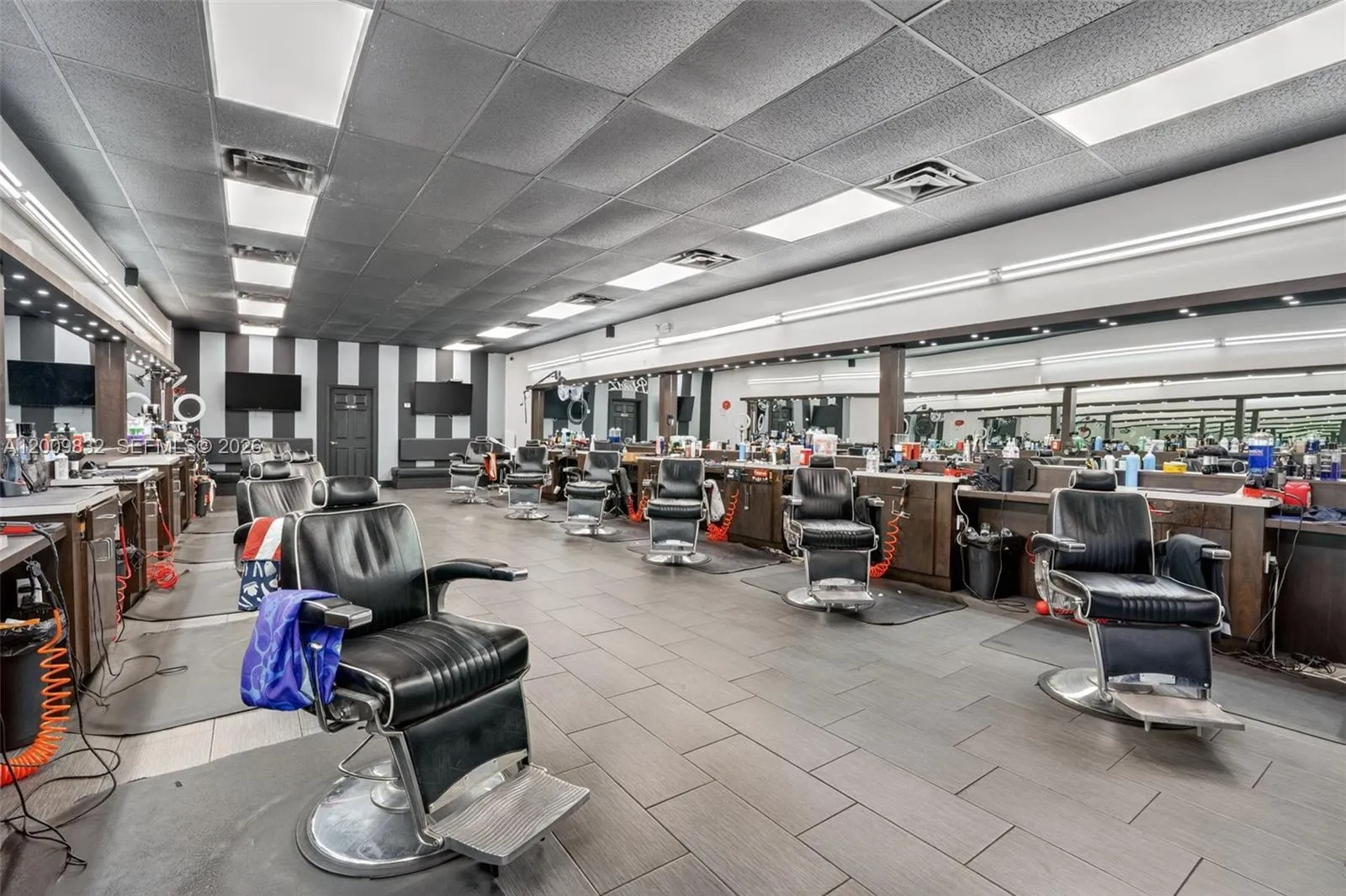 En Venta Established Barbershop Established Barbershop For Sale – Prime Kendall, Miami, FL 33175, Miami, FL 33175