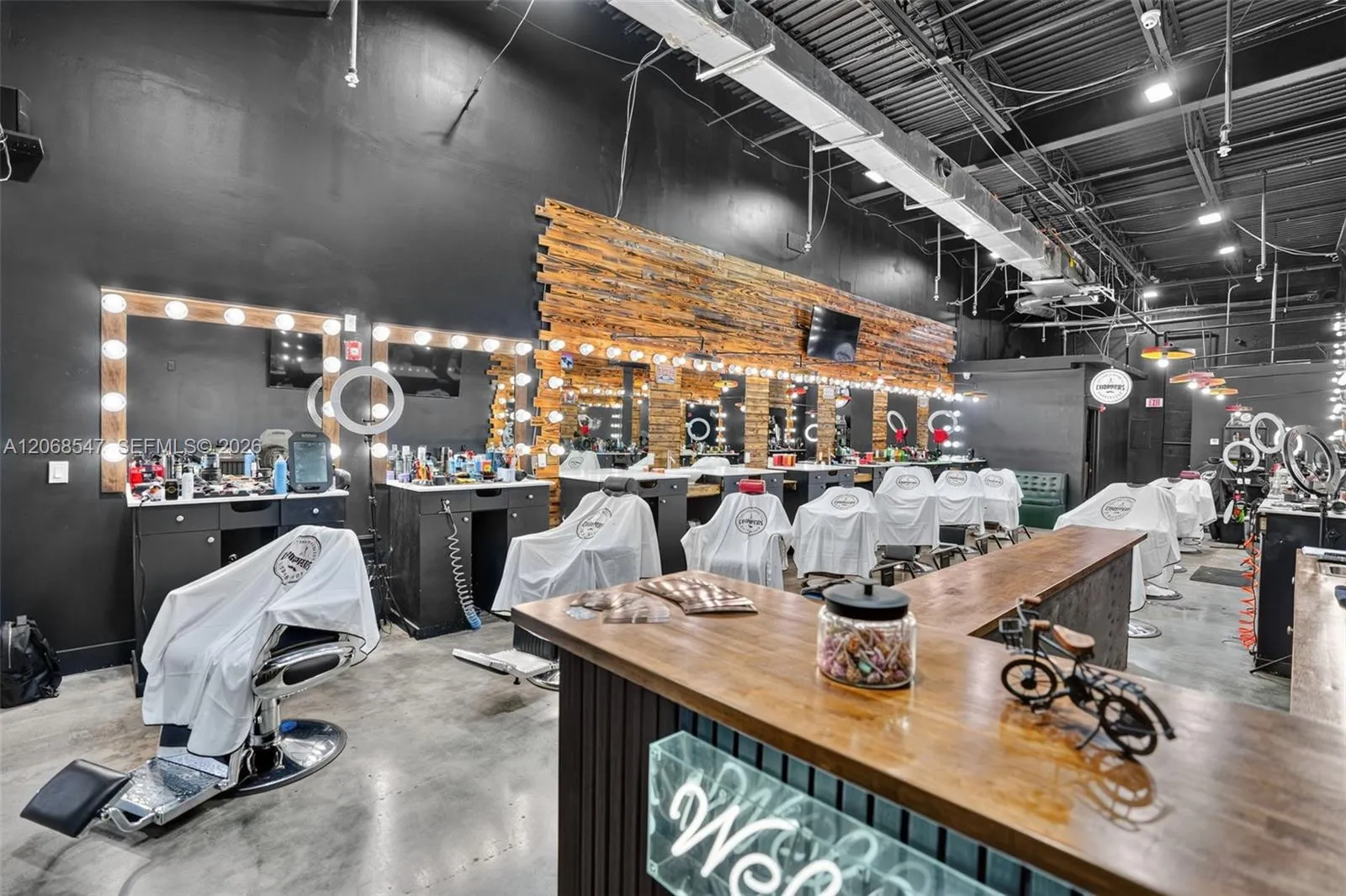 En Venta Exceptional Opportunity Exceptional Opportunity To Own A Barber Shop In Th, Miami, FL 33196, Miami, FL 33196