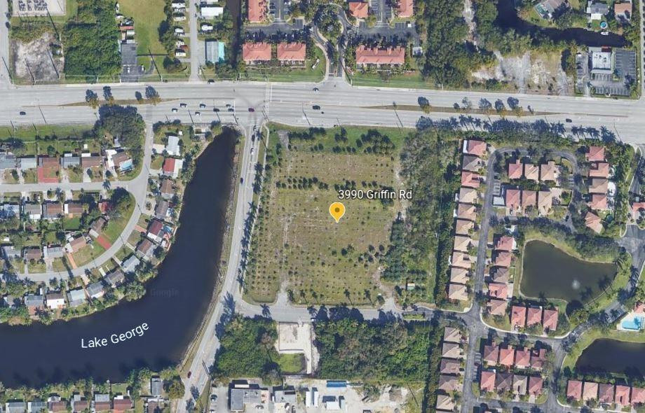 Foto de propiedad en 3990 Griffin Road, Hollywood, FL 33312 Hollywood con MLS# 