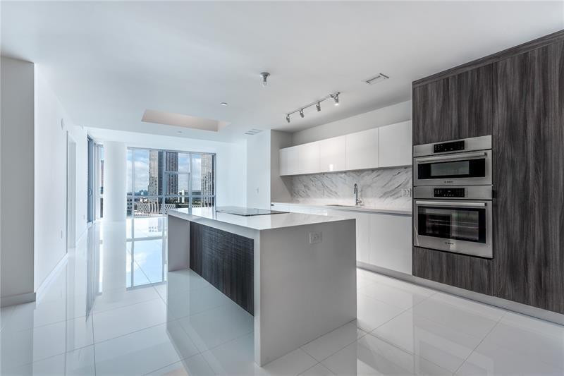 Foto de propiedad en 851 NE 1st Avenue 1912, Miami, FL 33132 Miami con MLS# 