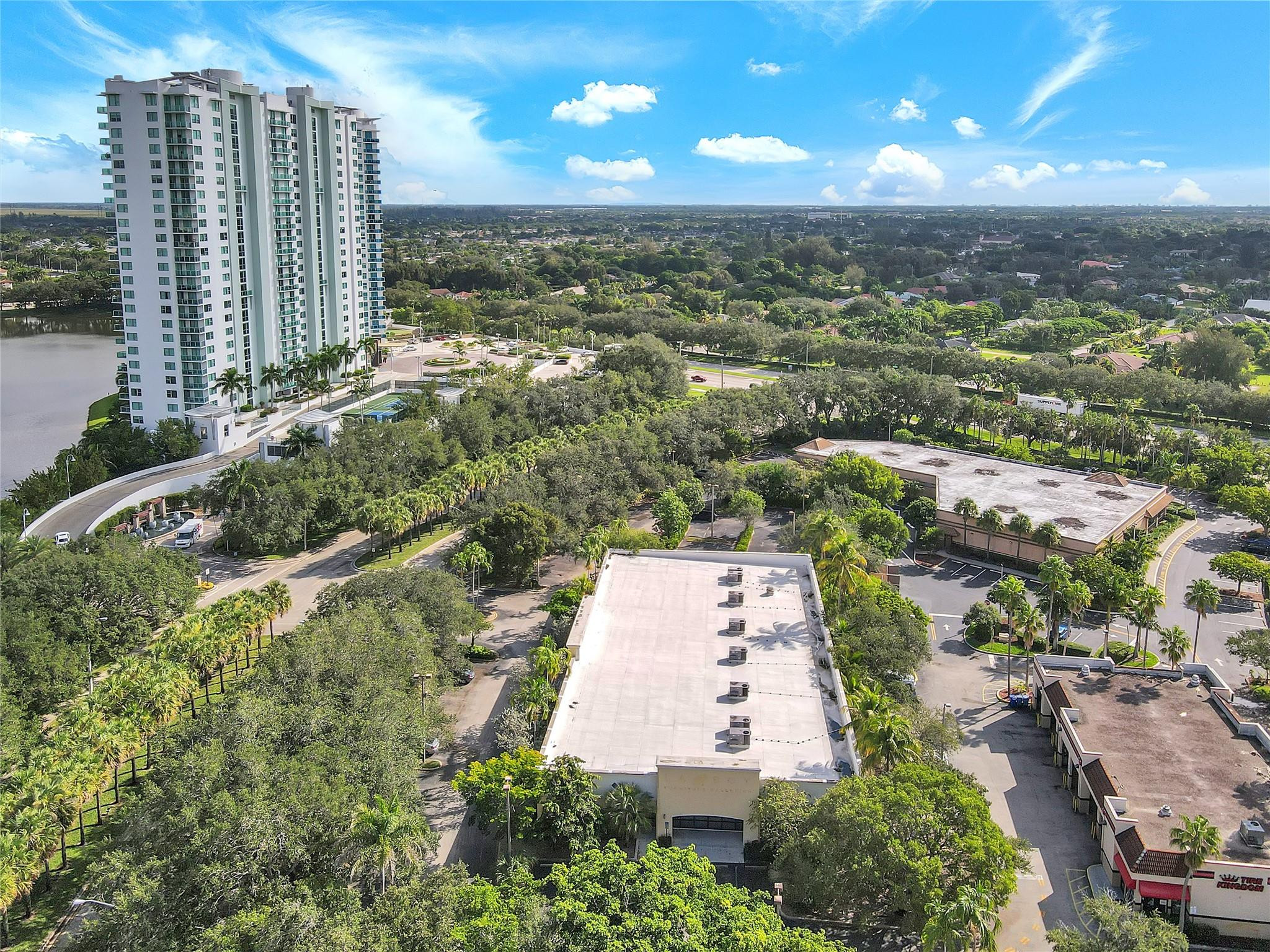 Foto de propiedad en 2600 Sawgrass Mills Circle, Sunrise, FL 33323 Sunrise con MLS# 