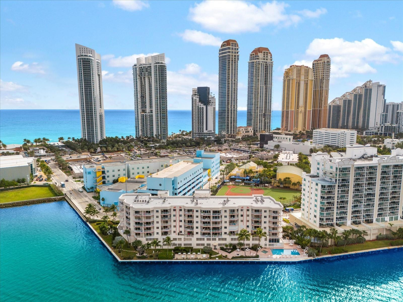 Foto de propiedad en 18260 N Bay Road 304, Sunny Isles Beach, FL 33160 Sunny Isles Beach con MLS# 