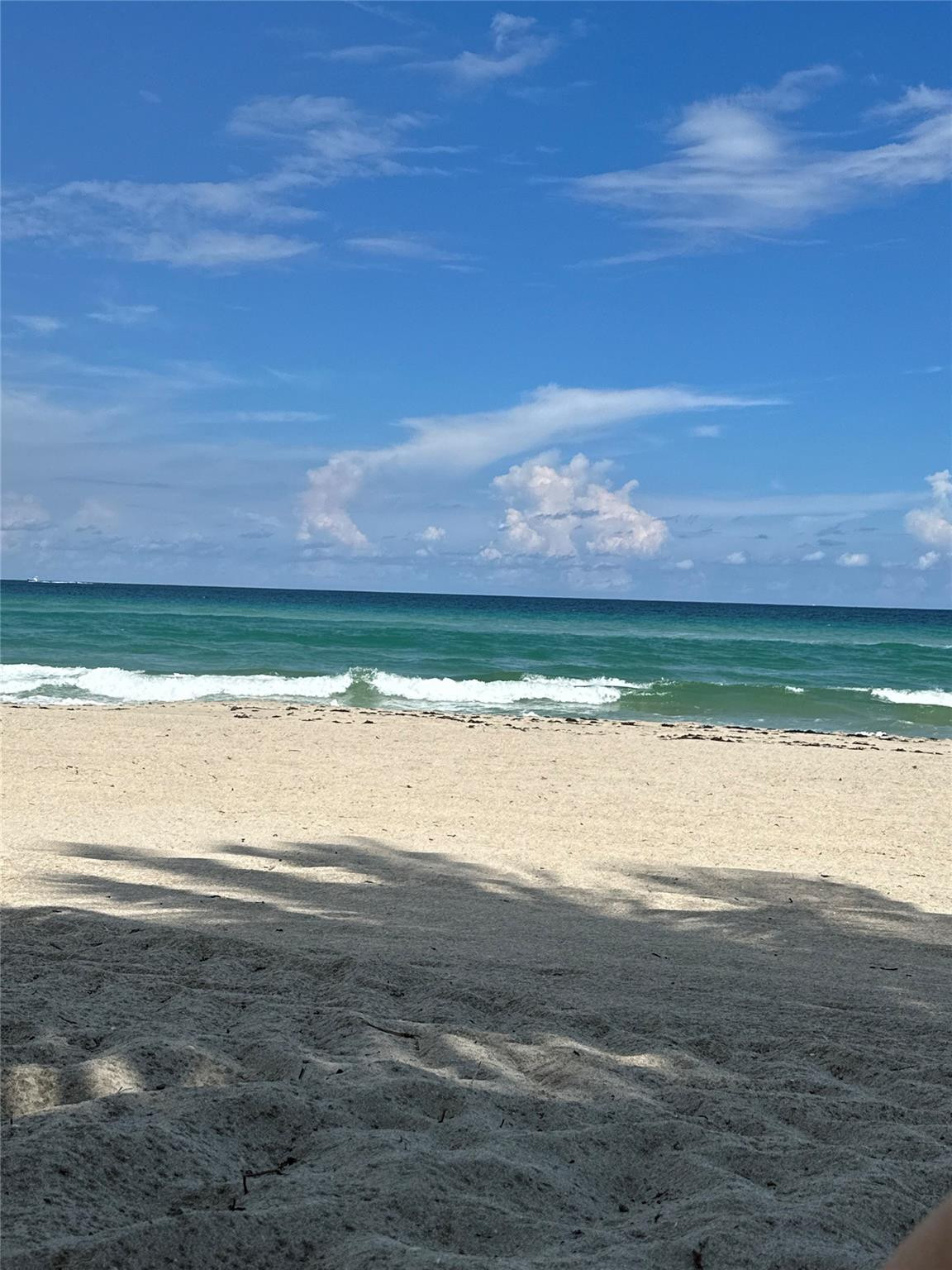 Foto de propiedad en  Golden Beach con MLS# 