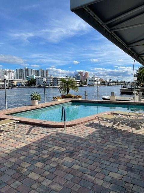 Foto de propiedad en 2900 NE 30th Street 5a, Fort Lauderdale, FL 33306 Fort Lauderdale con MLS# 