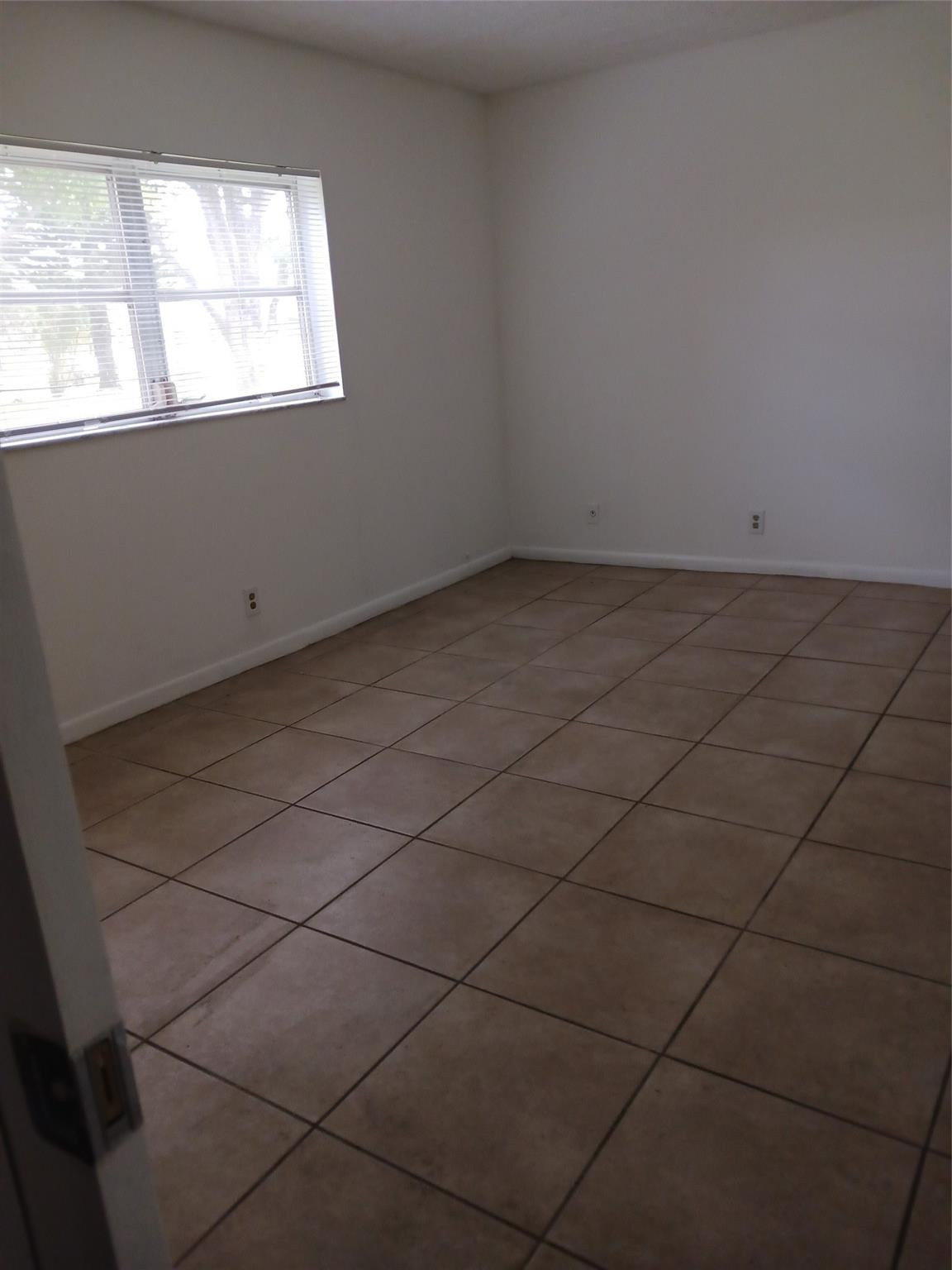 Foto de propiedad en 7605 W Atlantic Boulevard 106, Margate, FL 33063 Margate con MLS# 