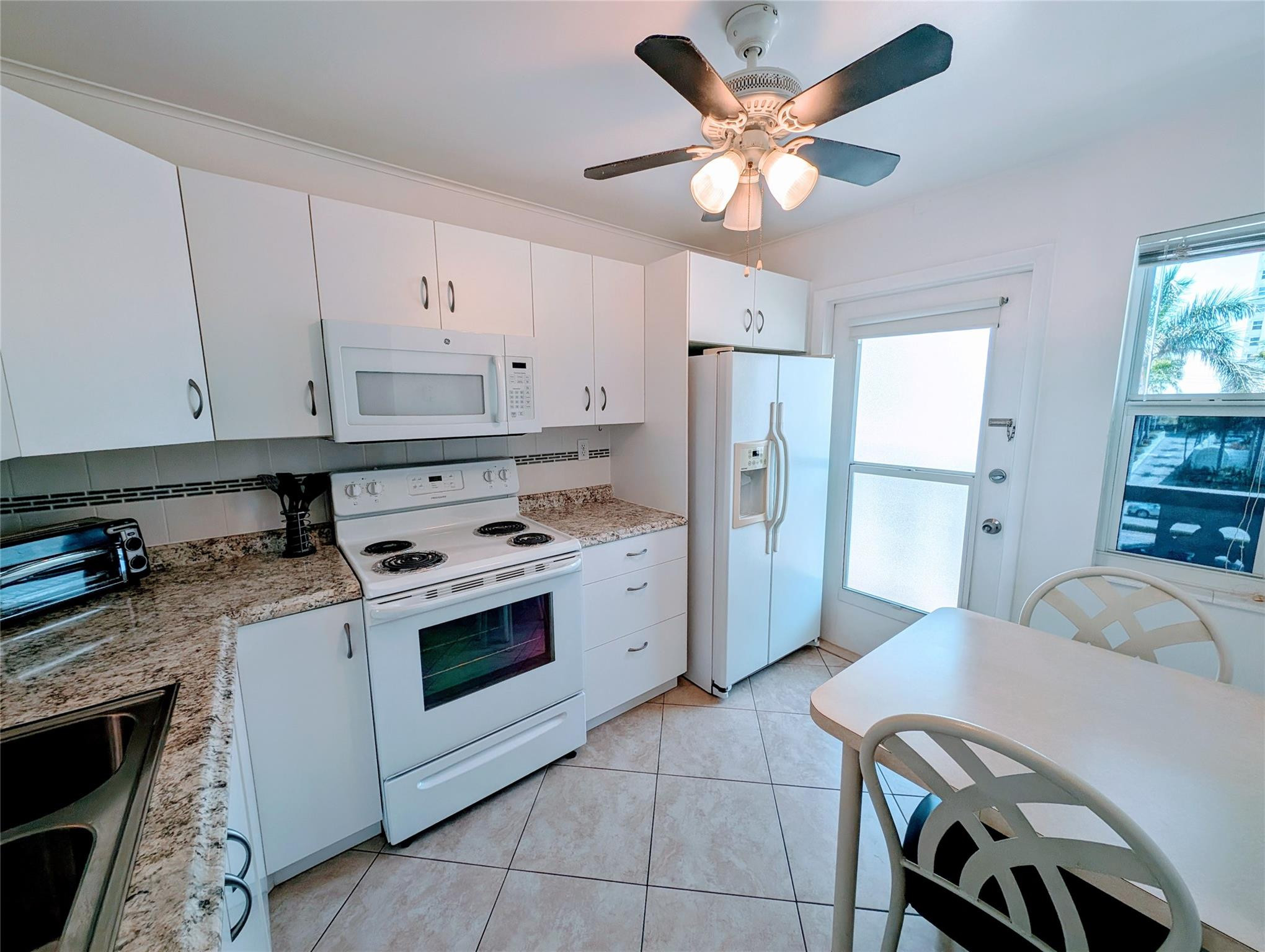 Foto de propiedad en 1893 S Ocean Drive 405, Hallandale Beach, FL 33009 Hallandale Beach con MLS# 